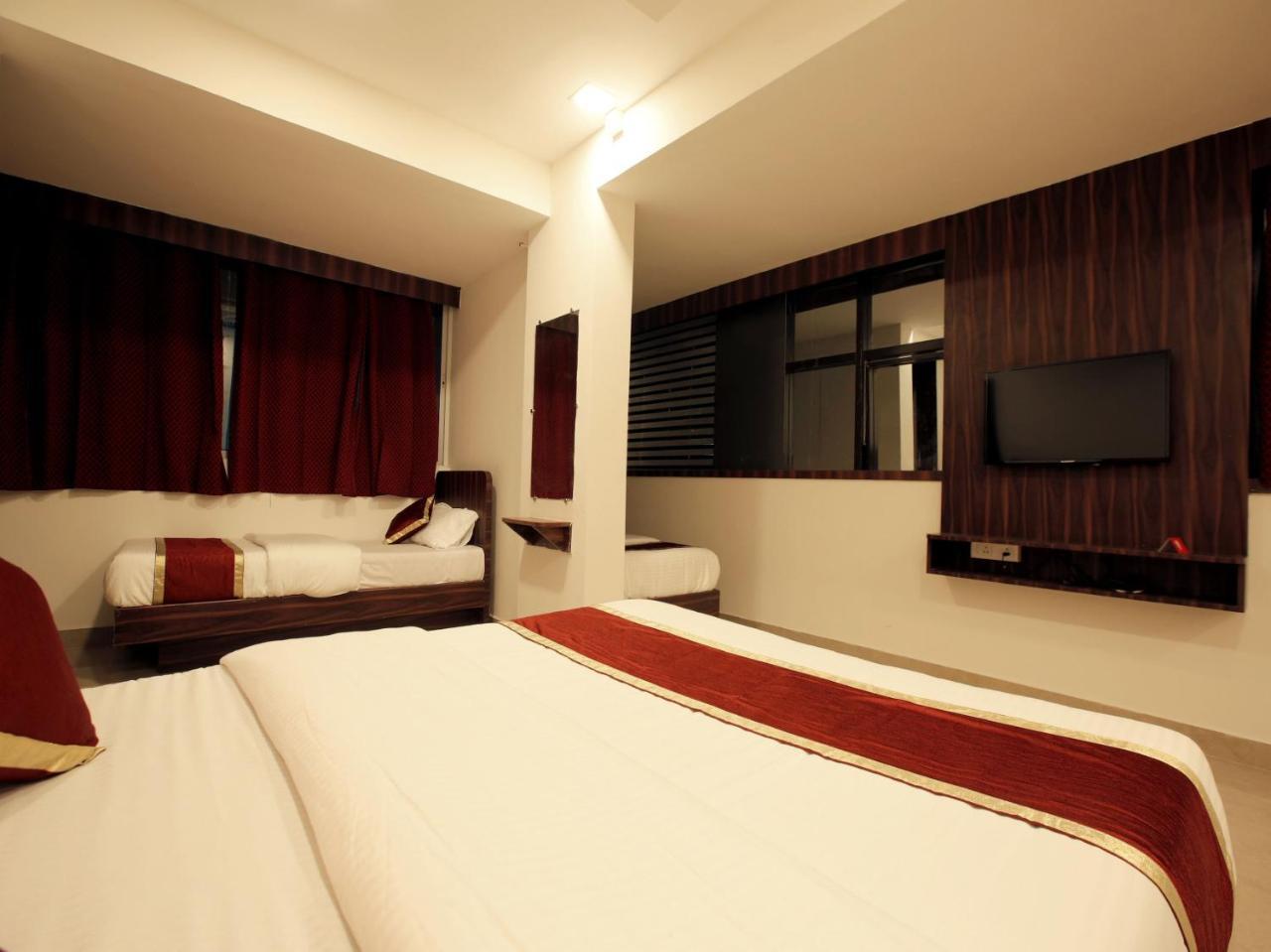 Hotel Ak International Ullāl Exteriér fotografie